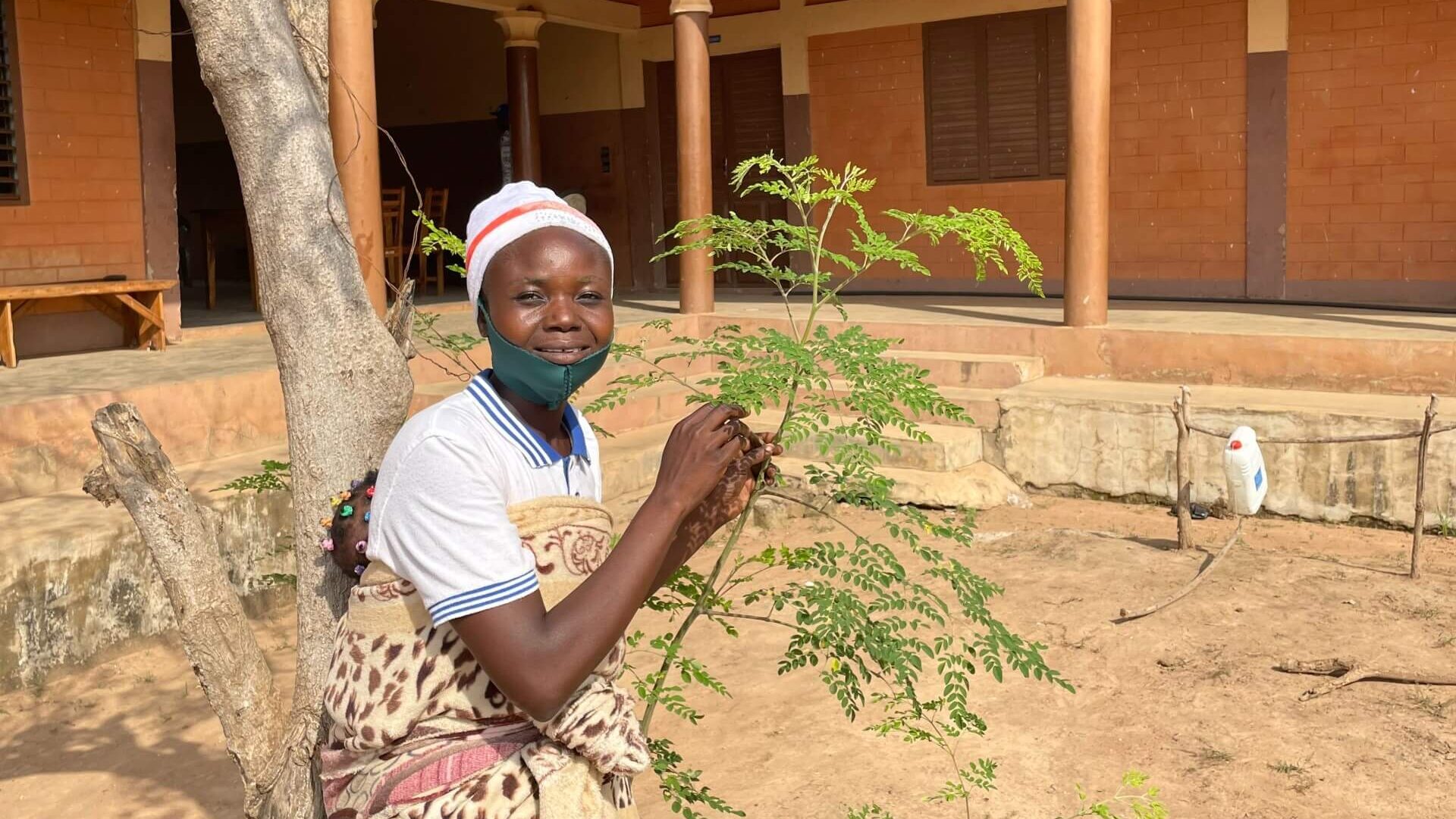 Manou Gounou - animator voedselzekerheid en moringa - Gbegourou (4) (1) (1)