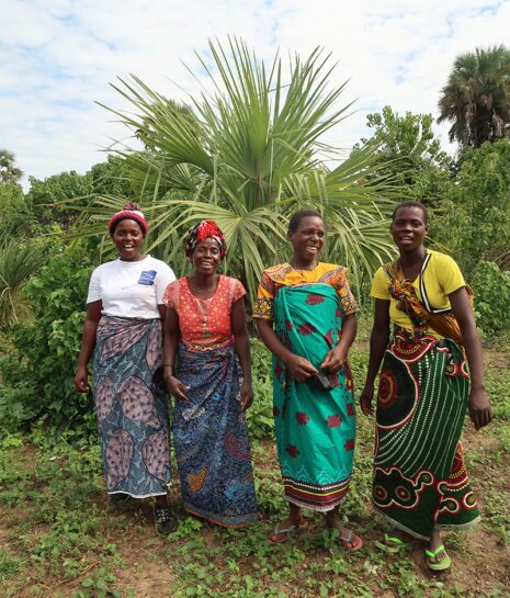 Malawi-2022-group-of-women-Majete-6-The-Hunger-Project-(3)-(1)