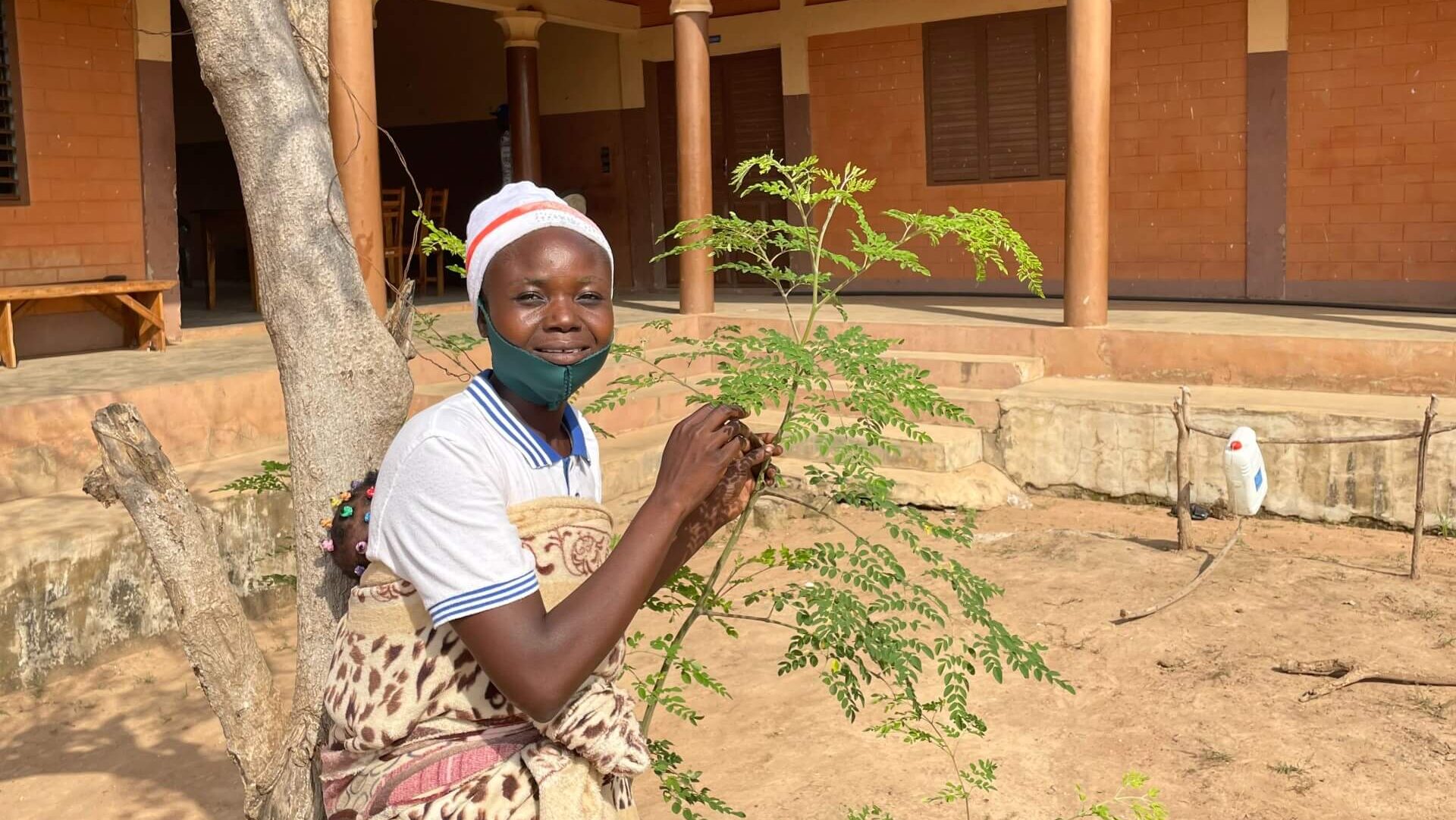 Manou Gounou - animator voedselzekerheid en moringa - Gbegourou (4) (1) (1)