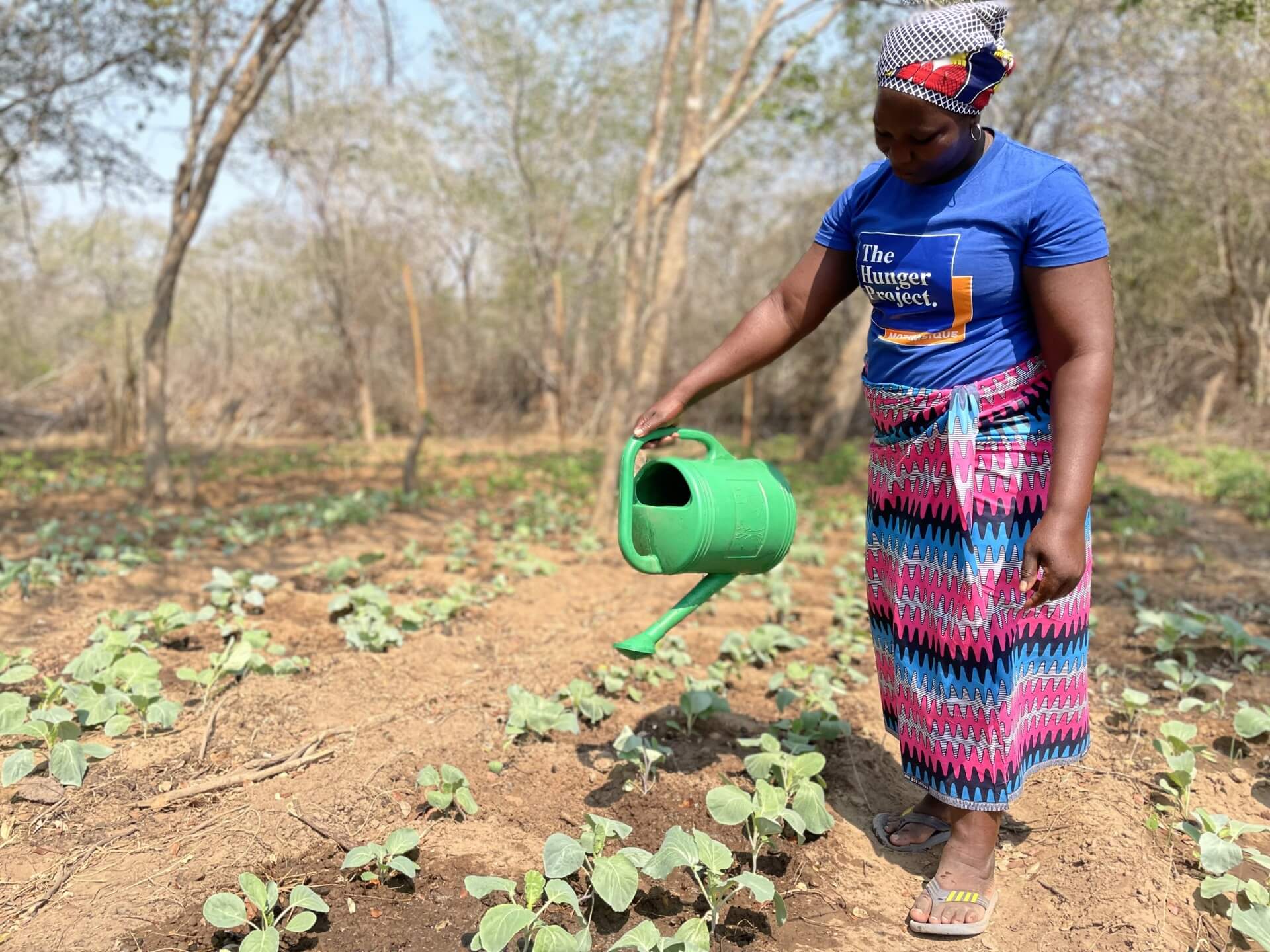 Mozambique 2023 Julia Joaquim in vegetable garden The Hunger Project (8) (1) (1)